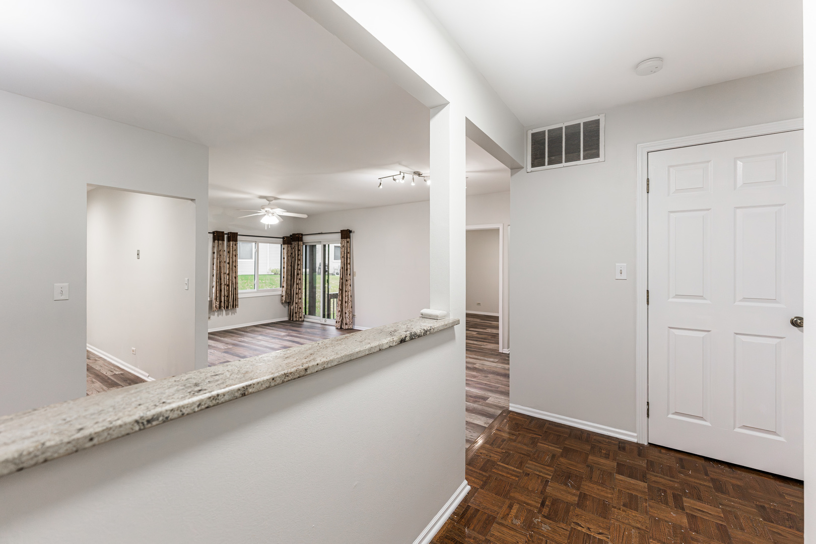 112 Morningside Lane West Buffalo Grove, IL 60089 - Photo 7 of 35 a view of an empty room and window