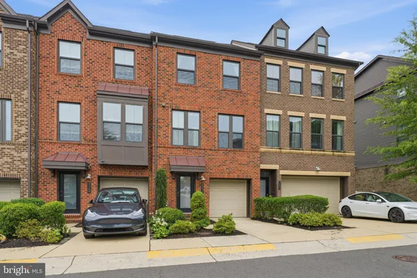$949,000 | 9251 Wood Violet Court, Fairfax, VA 22031