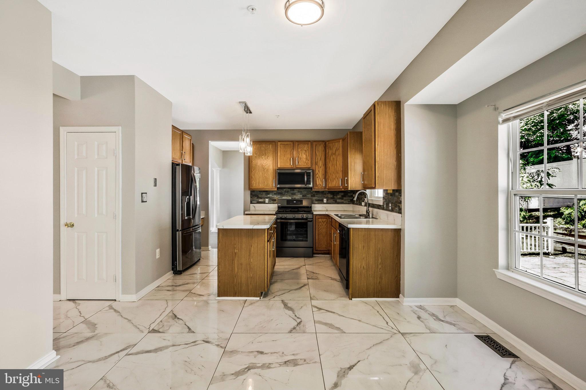 301 Round Table Drive Fort Washington, MD 20744 - Photo 17 of 48