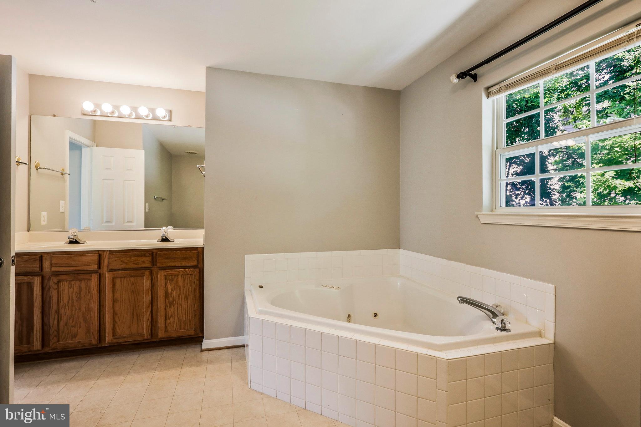 301 Round Table Drive Fort Washington, MD 20744 - Photo 32 of 48