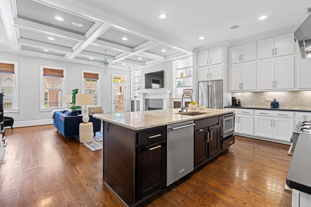 1190 John Collier Road Northwest Atlanta, GA 30318 - Photo 7 of 39