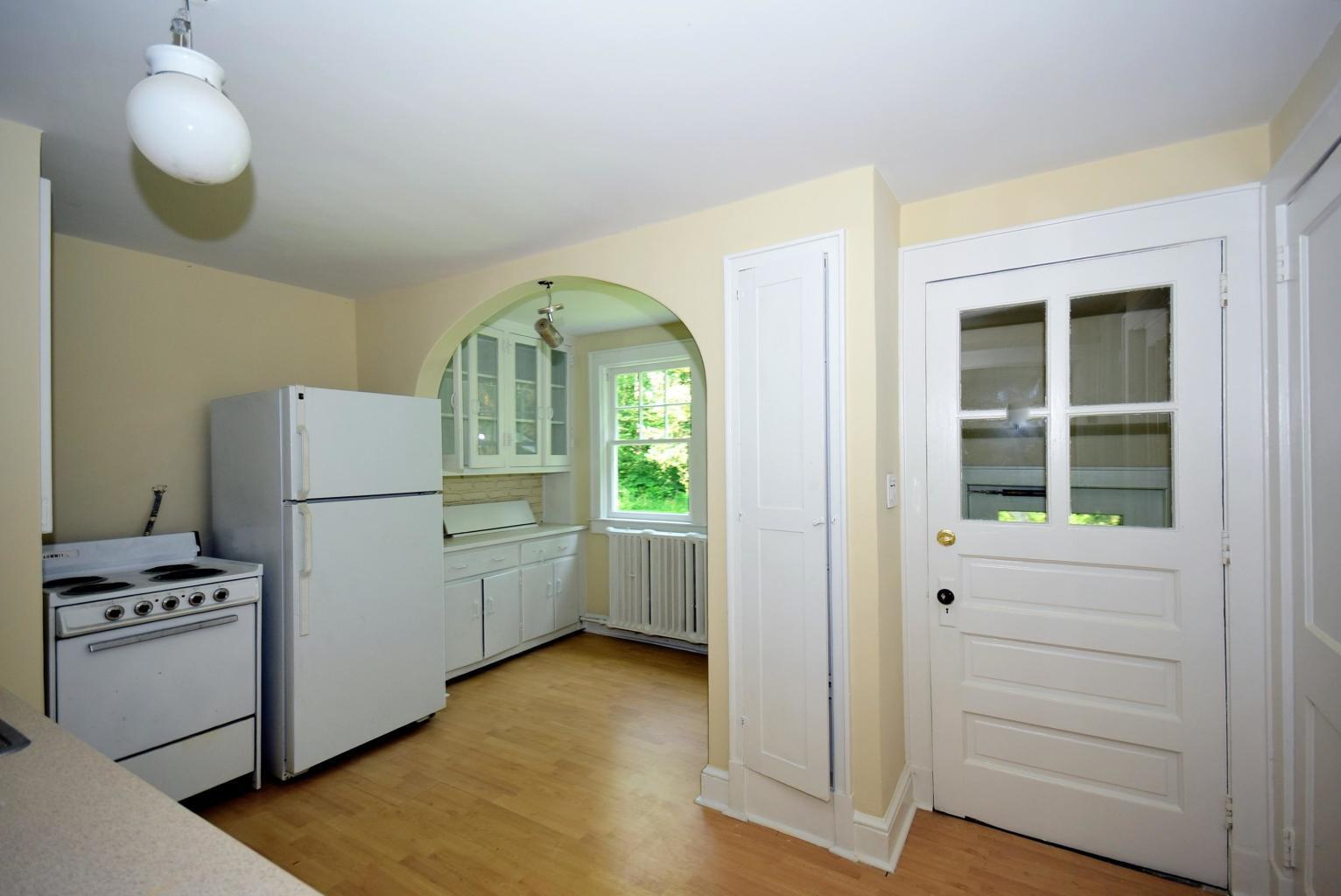 115 East Cross Road New Canaan, CT 06840 - Photo 14 of 21 Inside Guest House