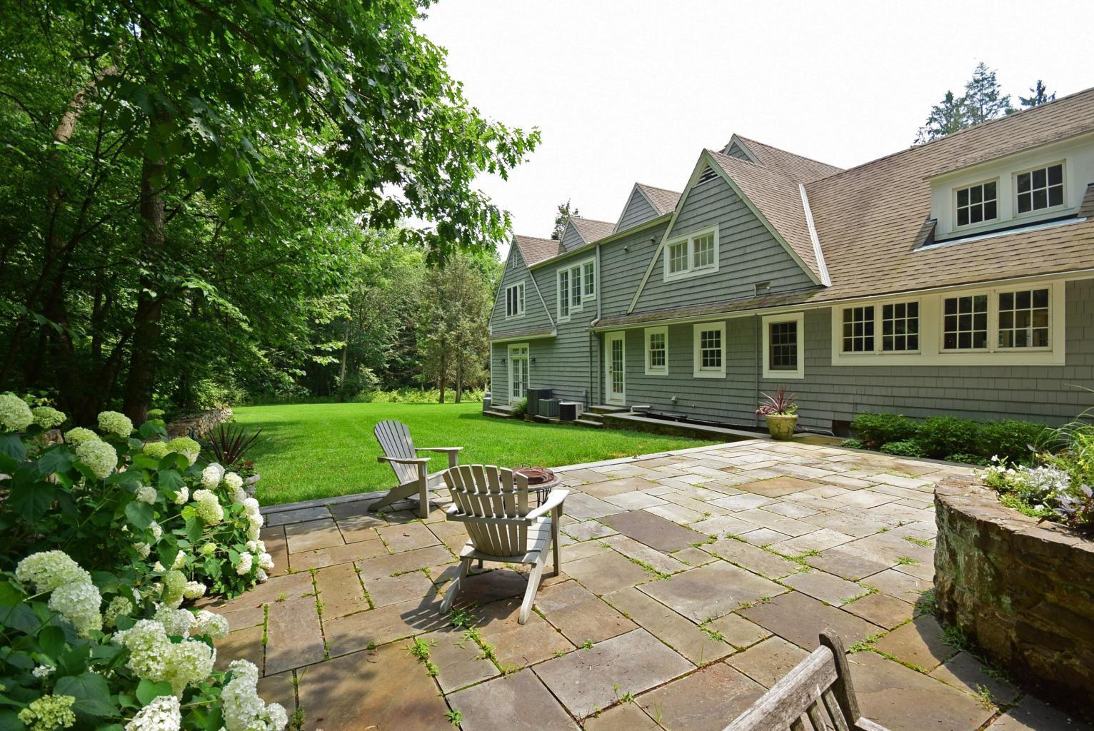 115 East Cross Road New Canaan, CT 06840 - Photo 16 of 21 Back patio