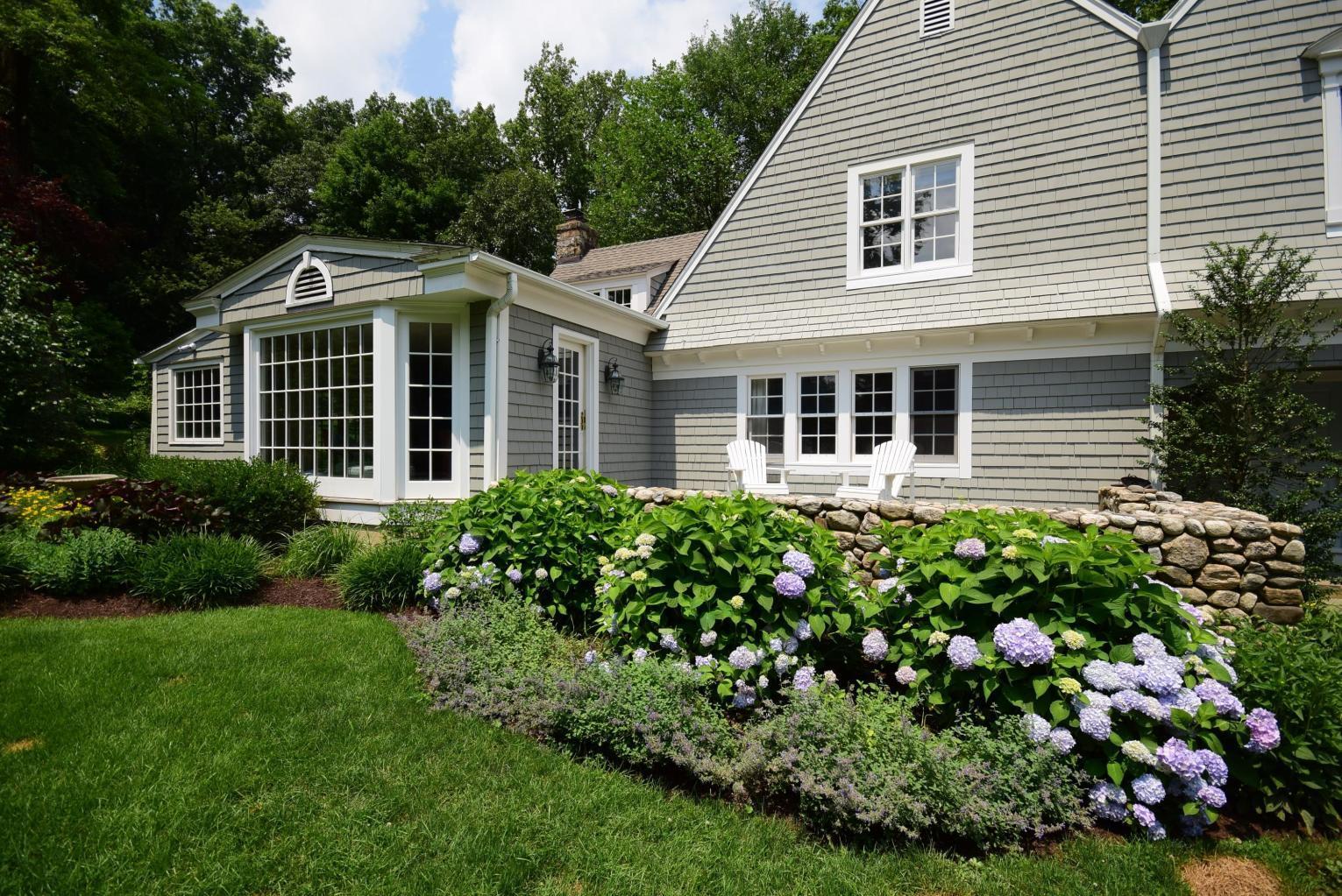 115 East Cross Road New Canaan, CT 06840 - Photo 20 of 21 Blooming hydrenga