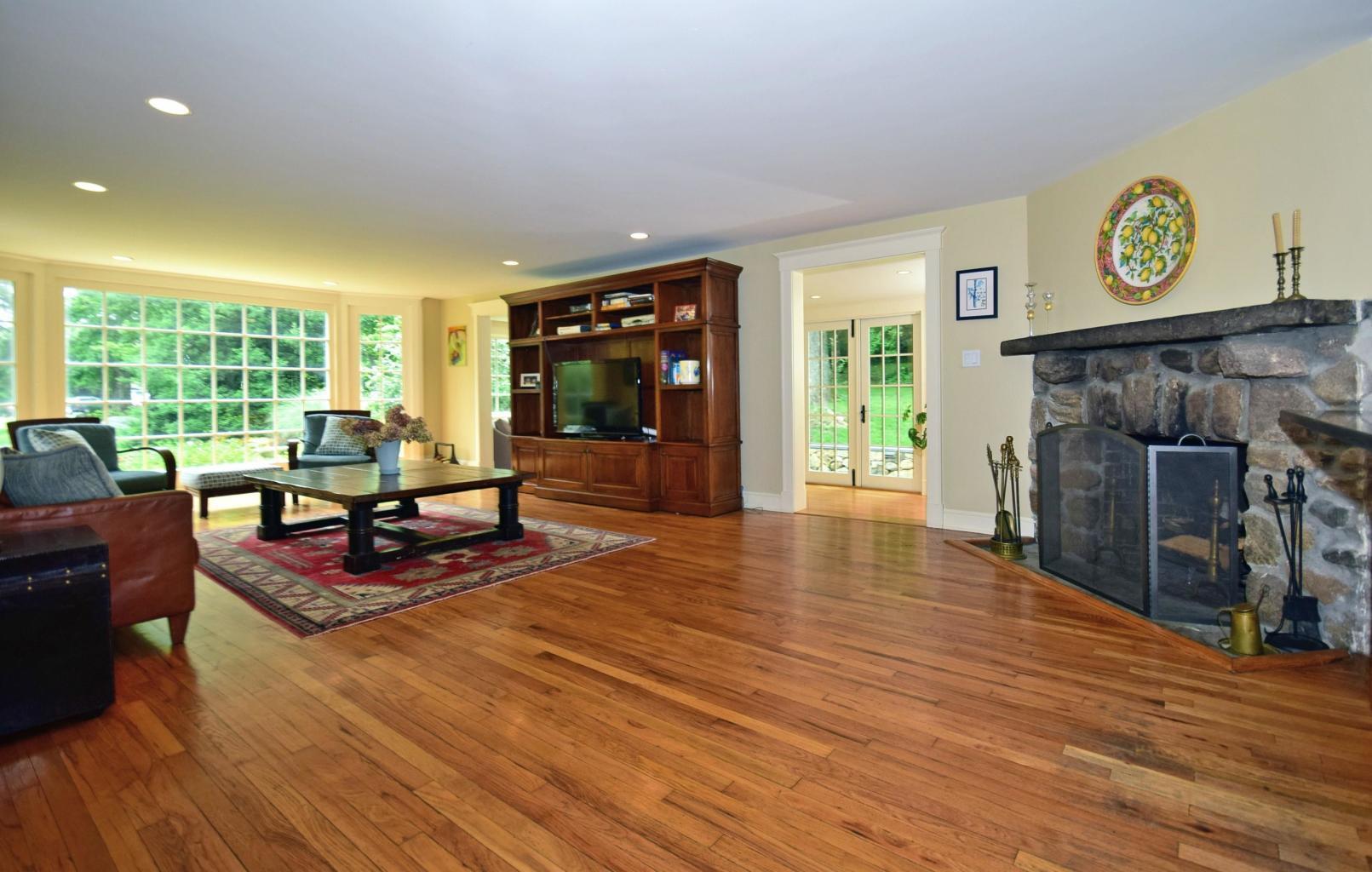 115 East Cross Road New Canaan, CT 06840 - Photo 7 of 21 Family