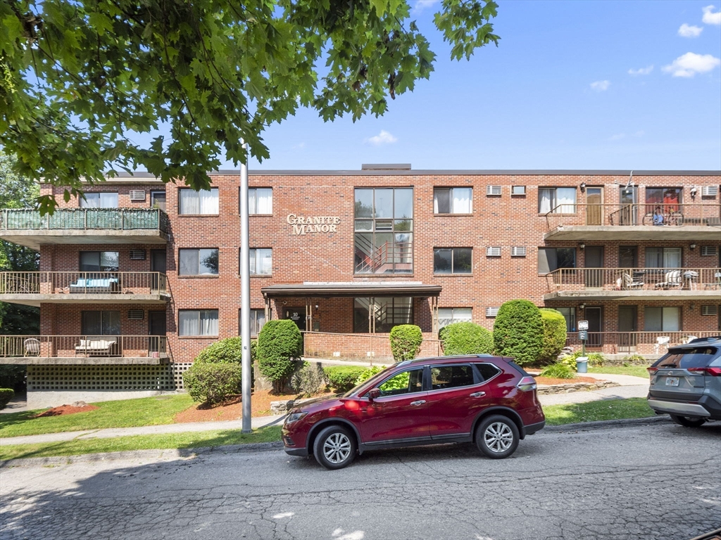 10 Rutledge Street, Unit 2G Worcester, MA 01604 - Photo 1 of 30 Gallery Image 1