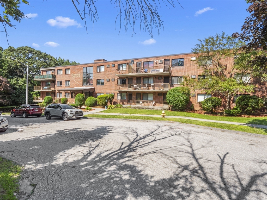 10 Rutledge Street, Unit 2G Worcester, MA 01604 - Photo 3 of 30 Gallery Image 3