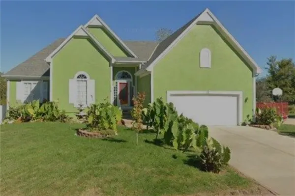 $429,900 | 604 Oak Drive, Raymore, MO 64083