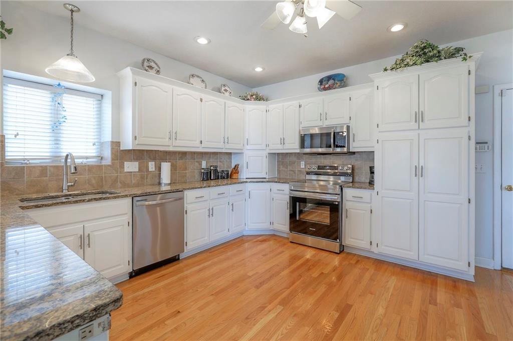604 Oak Drive Raymore, MO 64083 - Photo 10 of 26