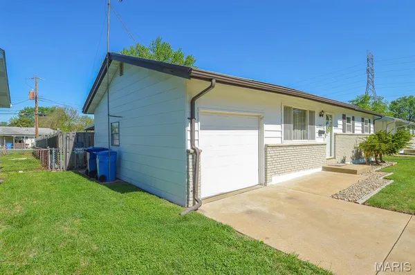 $100,000 | 1865 Violet Drive, Florissant, MO 63031