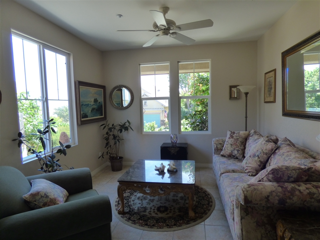 684 Poets Square Fallbrook, CA 92028 - Photo 3 of 25