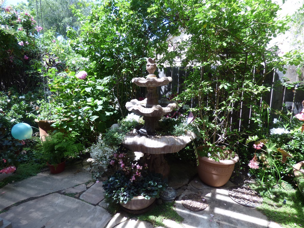 684 Poets Square Fallbrook, CA 92028 - Photo 21 of 25 Beautiful fountain adds charm and a calming sound to your outdoor enjoyment