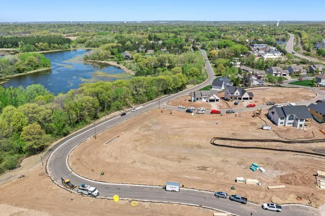 $260,000 | 4955 Parkside Circle, Eagan, MN 55123