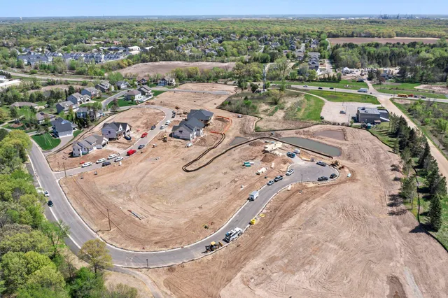 $260,000 | 4955 Parkside Circle, Eagan, MN 55123