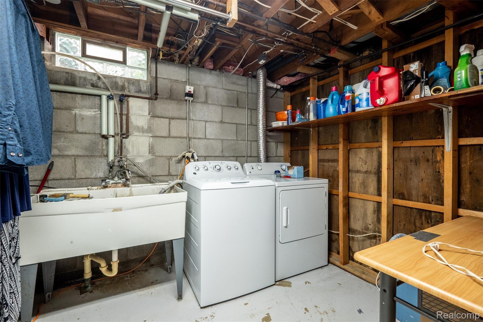 415 Red Oak Lane Rochester, MI 48307 - Photo 26 of 32 415 Red Oak Ln-26.jpg