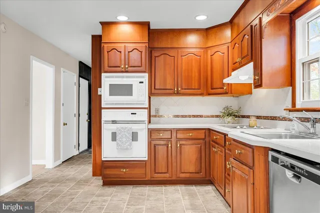 $475,000 | 2636 Majestic Drive, Wilmington, DE 19810