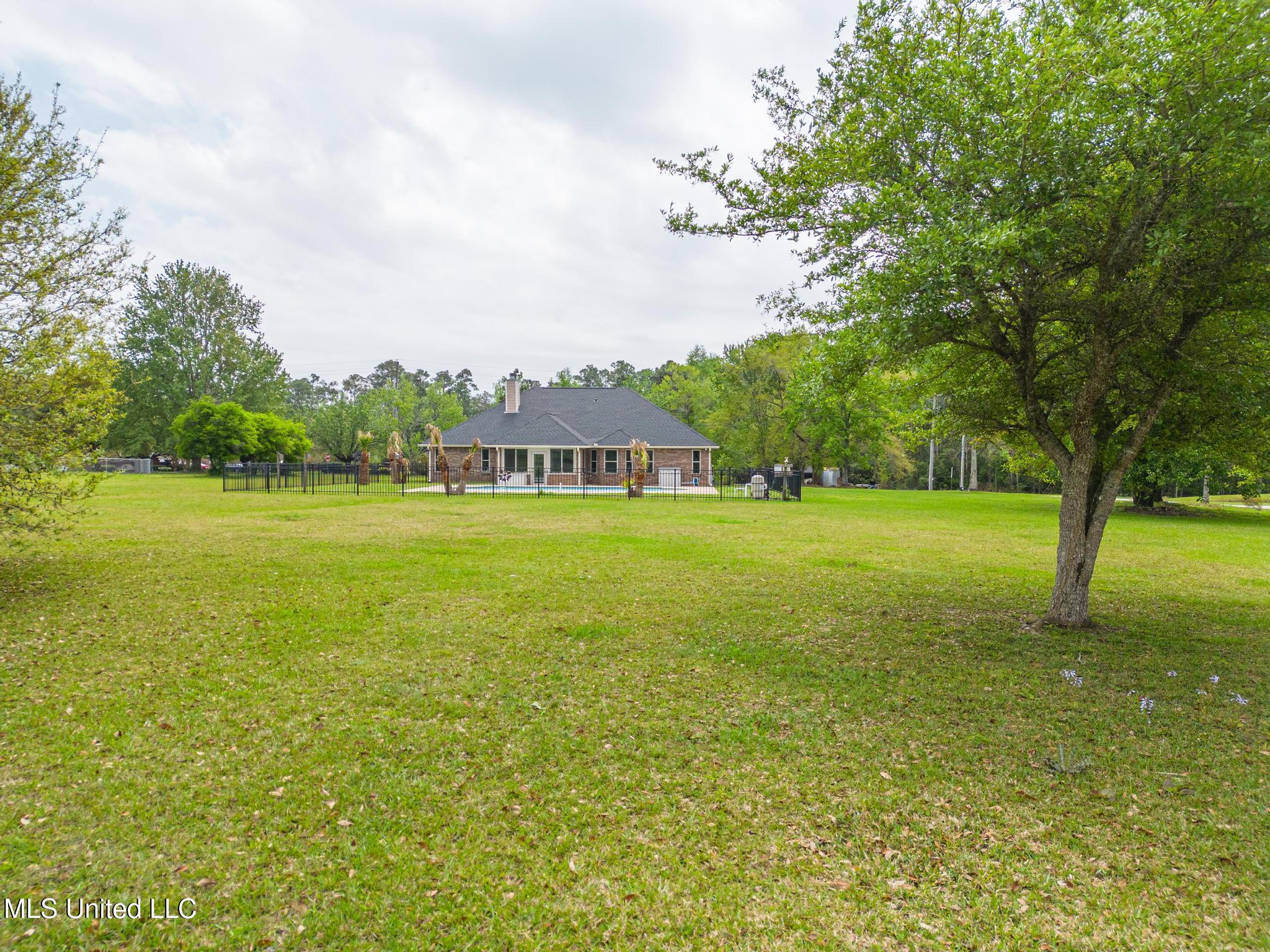 8132 Curry Road Biloxi, MS 39532 - Photo 28 of 32 Back Yard