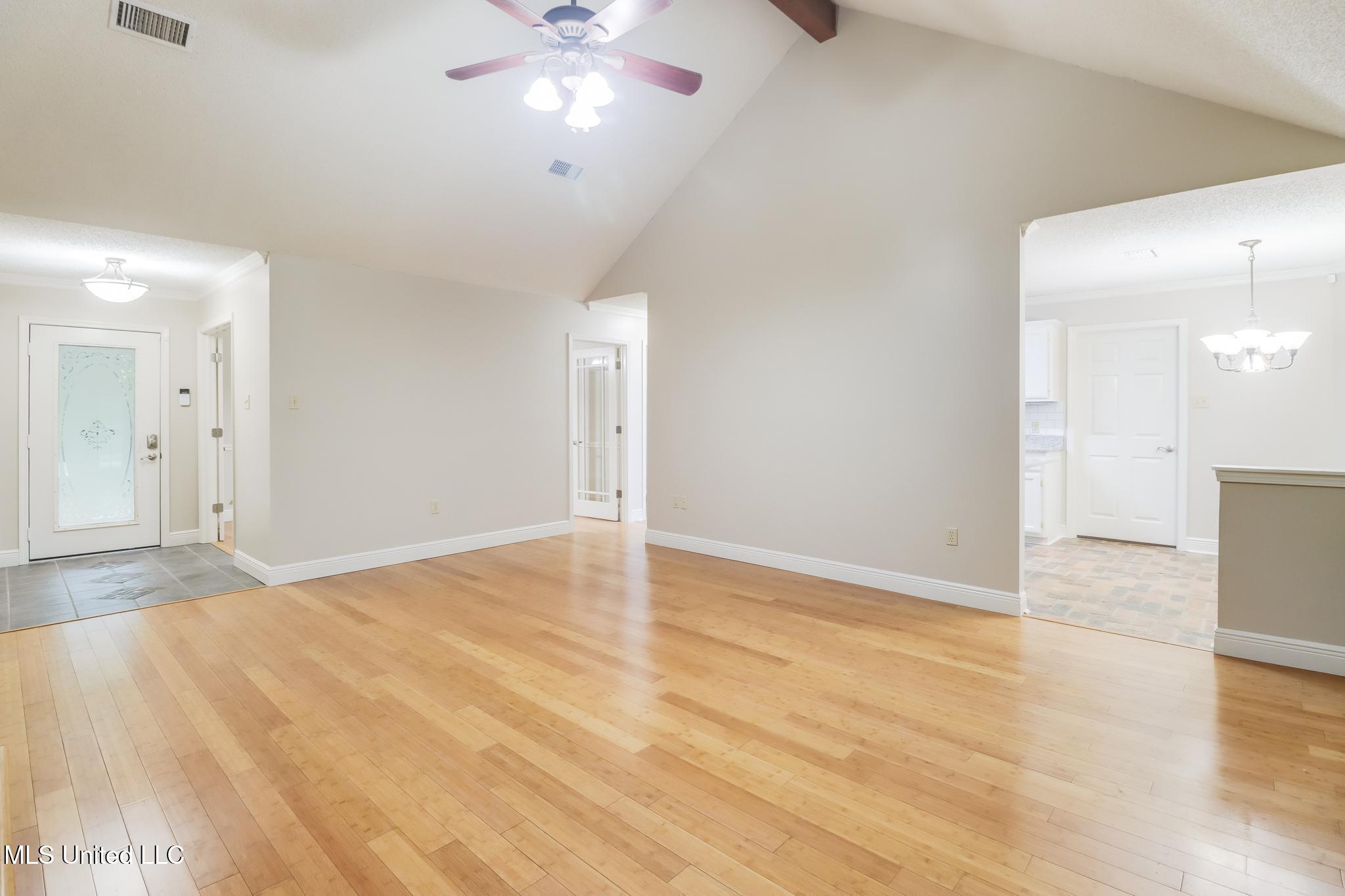 8132 Curry Road Biloxi, MS 39532 - Photo 6 of 32 Family Room