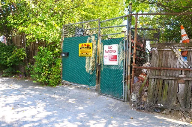 $575,000 | 3560 Bronxwood Avenue | Williamsbridge