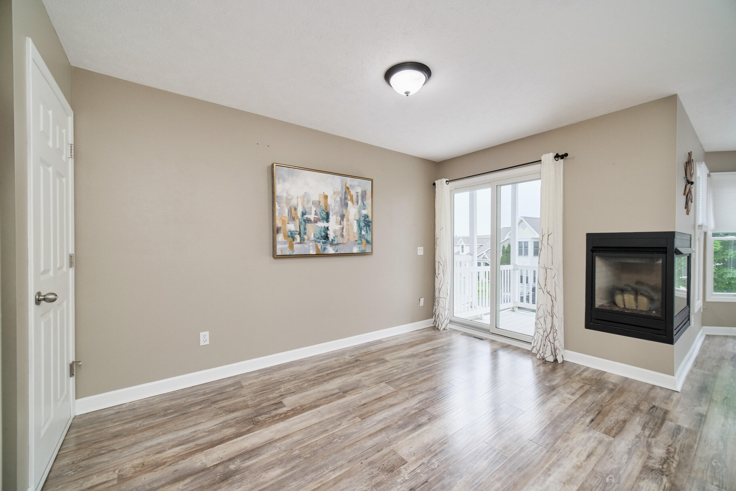 94 Charter Court Manistee, MI 49660 - Photo 12 of 52 Dining Area
