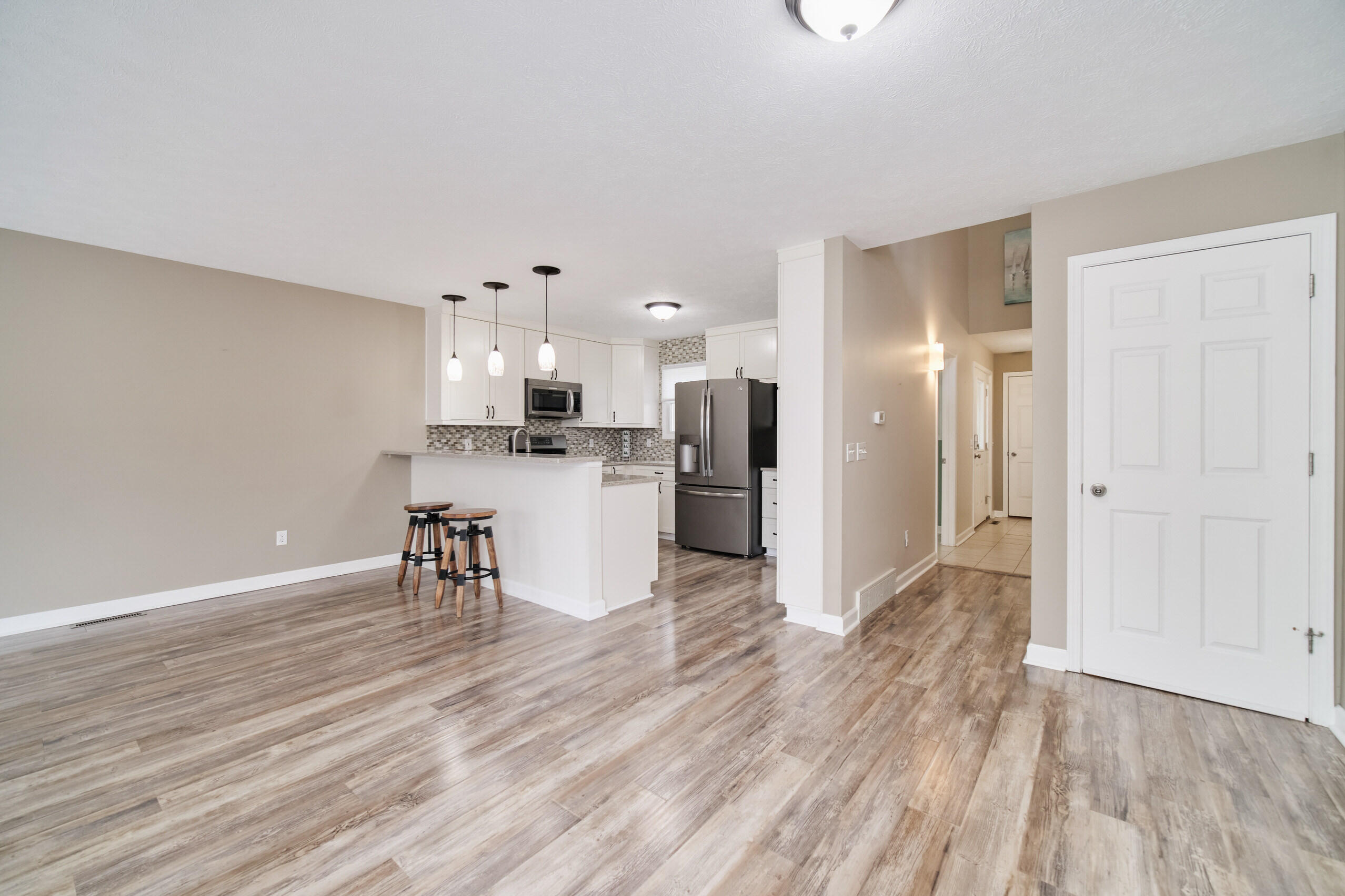 94 Charter Court Manistee, MI 49660 - Photo 15 of 52 Dining/Snack Bar