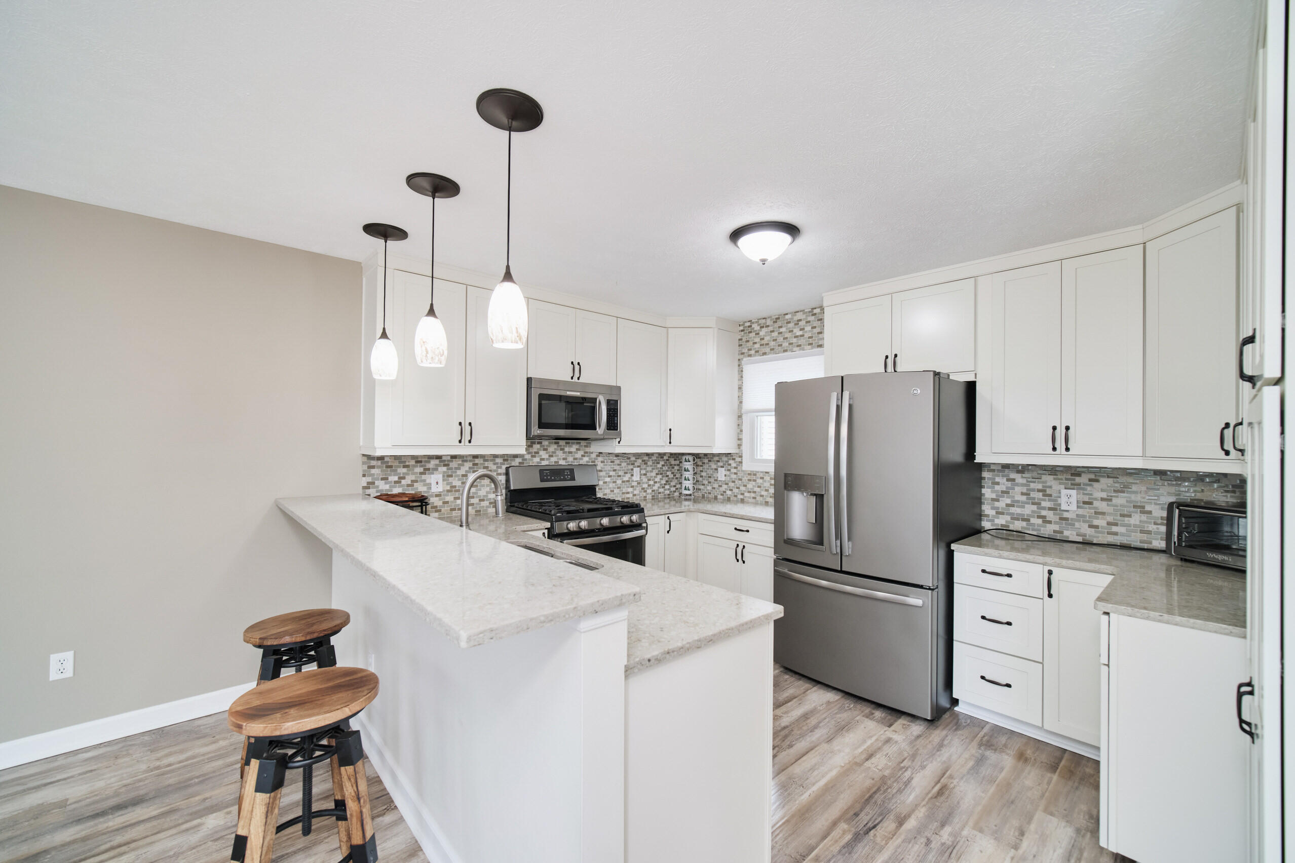 94 Charter Court Manistee, MI 49660 - Photo 20 of 52 Kitchen