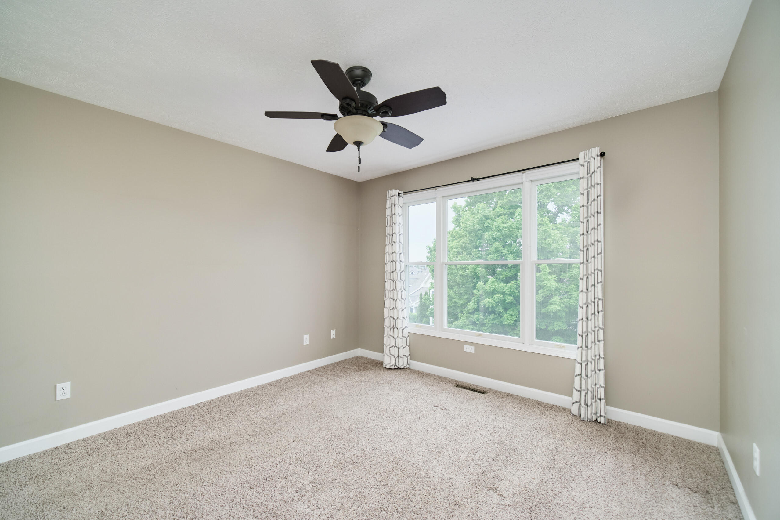 94 Charter Court Manistee, MI 49660 - Photo 32 of 52 Bedroom 1