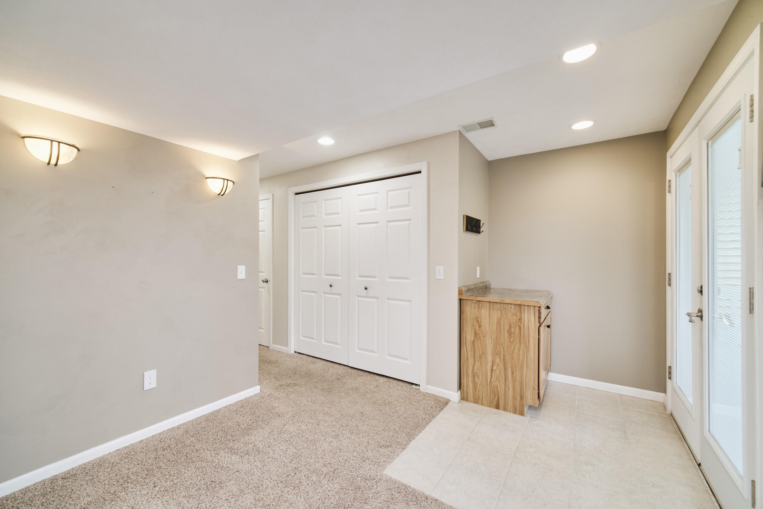 94 Charter Court Manistee, MI 49660 - Photo 38 of 52 Family Room