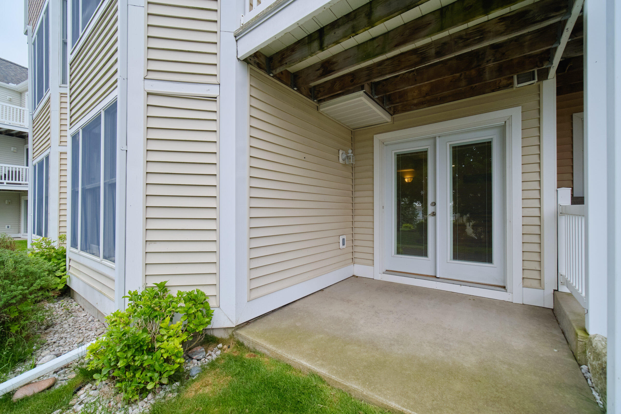 94 Charter Court Manistee, MI 49660 - Photo 47 of 52 Patio Doors