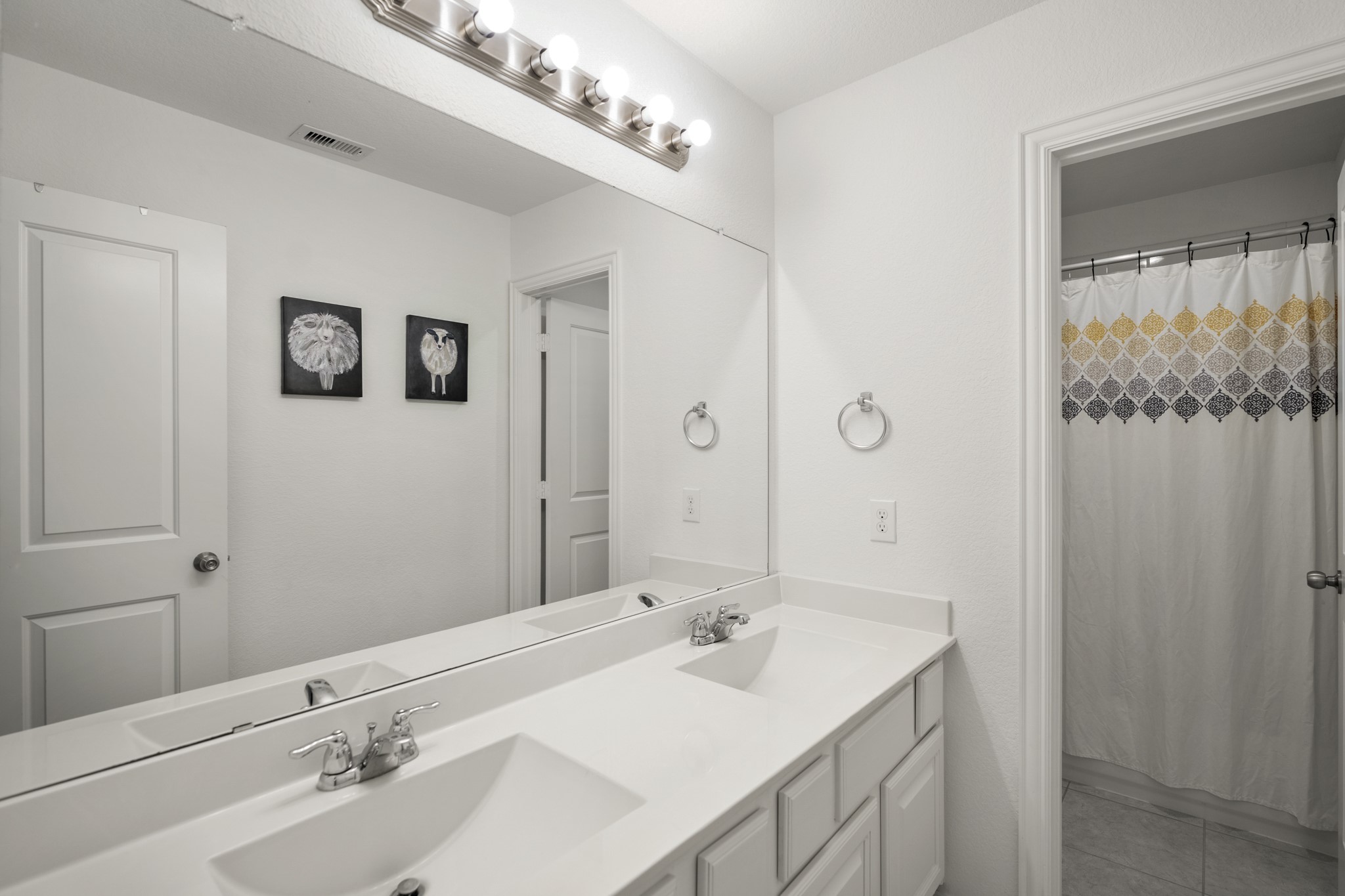 29522 Whitebrush Trace Drive Spring, TX 77386 - Photo 32 of 49 Upstairs Secondary Full Bath