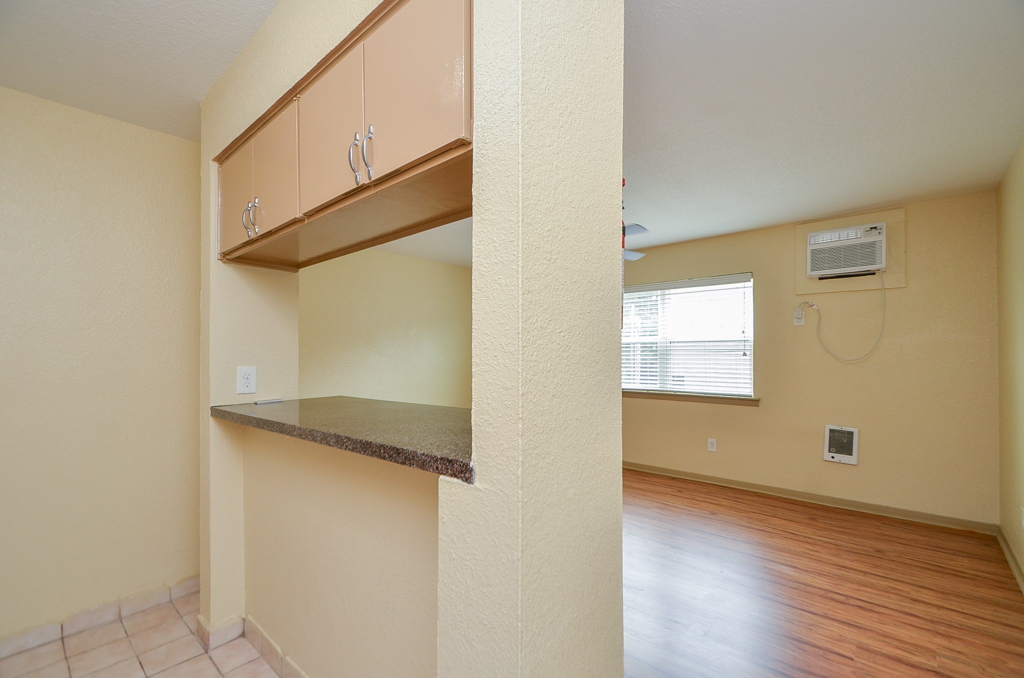 1419 Hawthorne Street, Unit 21 Houston, TX 77006 - Photo 15 of 24 a view of an empty room