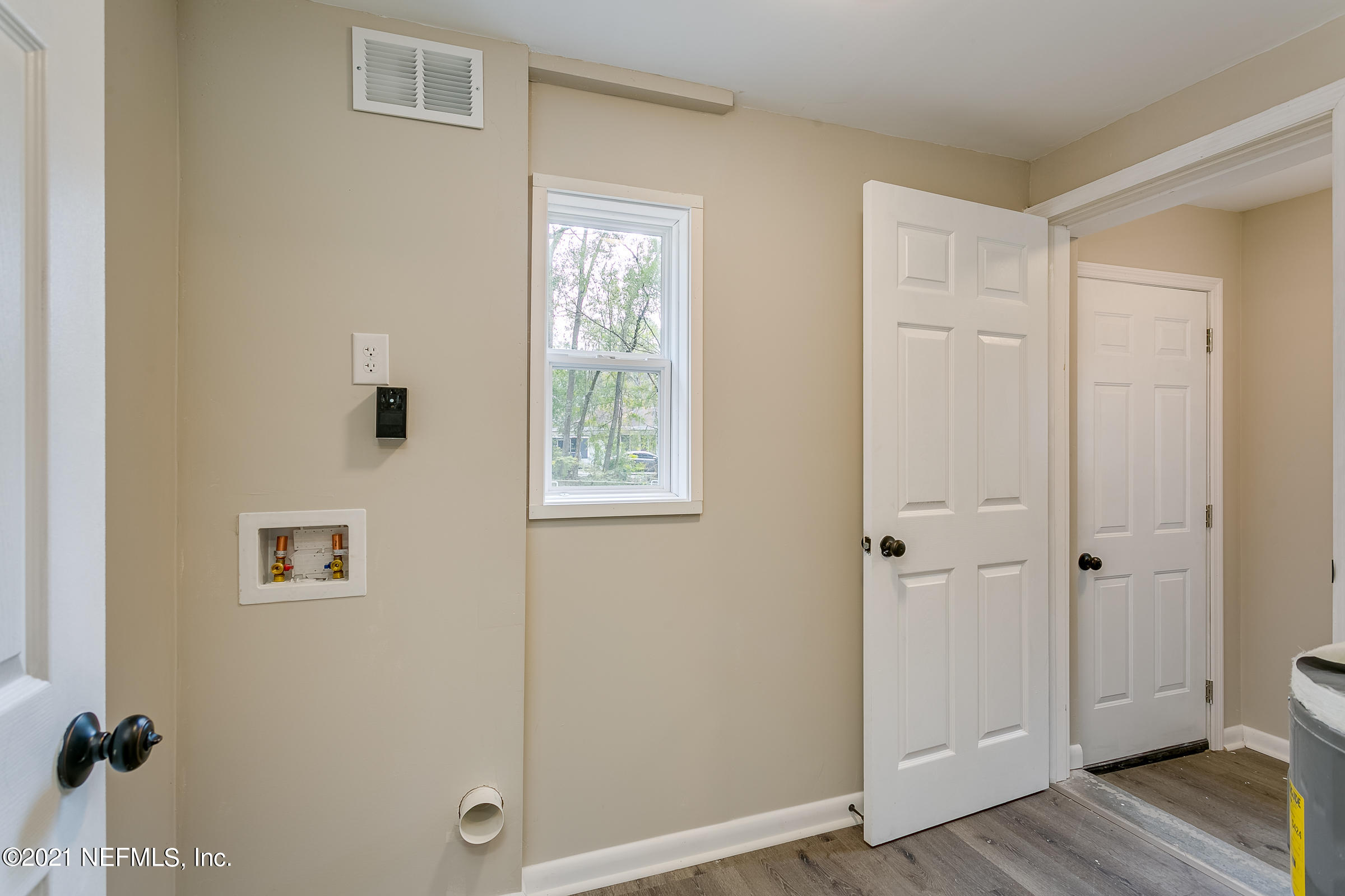 4244 Santee Road Jacksonville, FL 32209 - Photo 19 of 24 Laundry