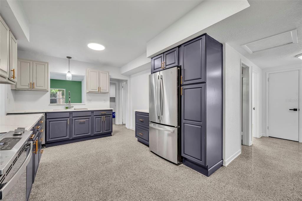 1601 Triangle Avenue Orlando, FL 32806 - Photo 14 of 25