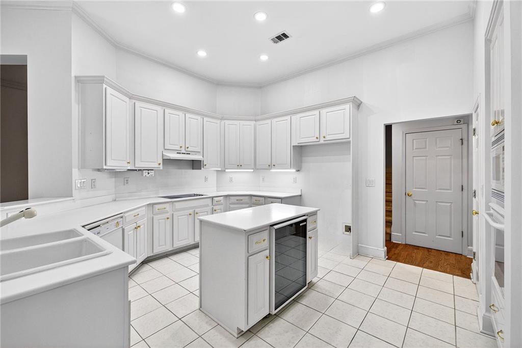 1235 Regency Center Drive Southwest Atlanta, GA 30331 - Photo 12 of 48