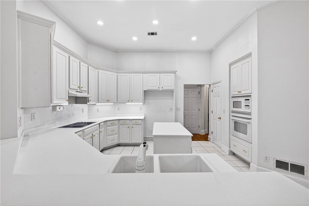 1235 Regency Center Drive Southwest Atlanta, GA 30331 - Photo 13 of 48