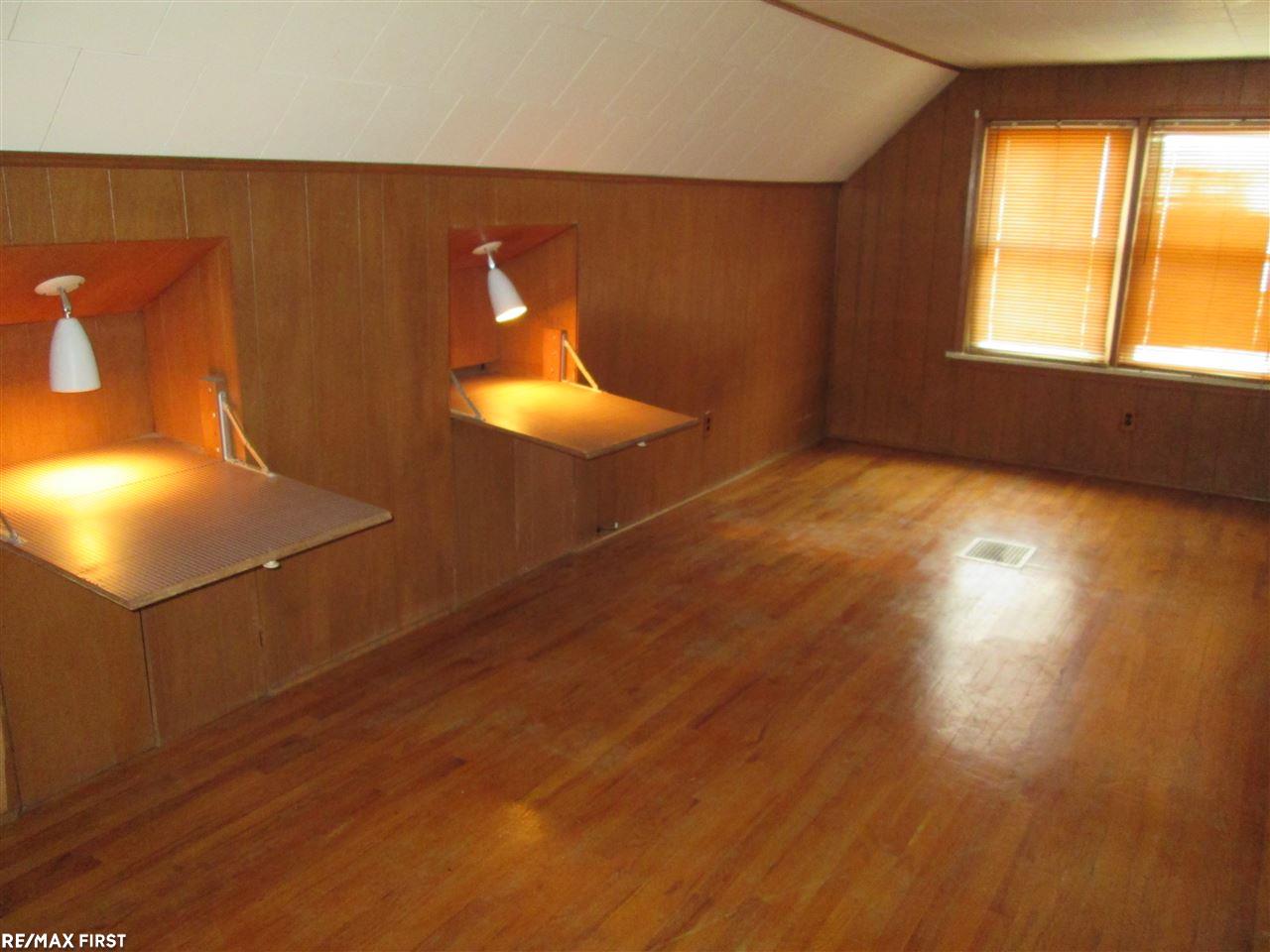 25850 Hayes Road Roseville, MI 48066 - Photo 20 of 24 31320684-19.JPG