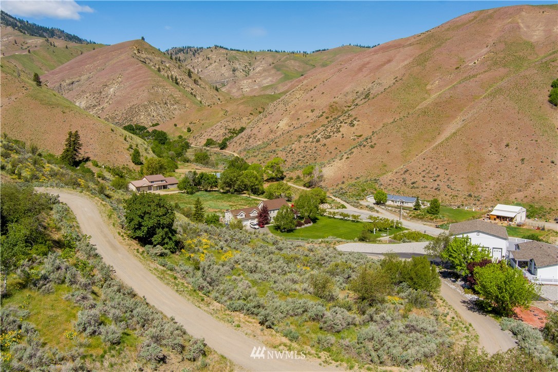 888 Number 1 Canyon Road Wenatchee, WA 98801 - Photo 3 of 20 Gallery Image 3