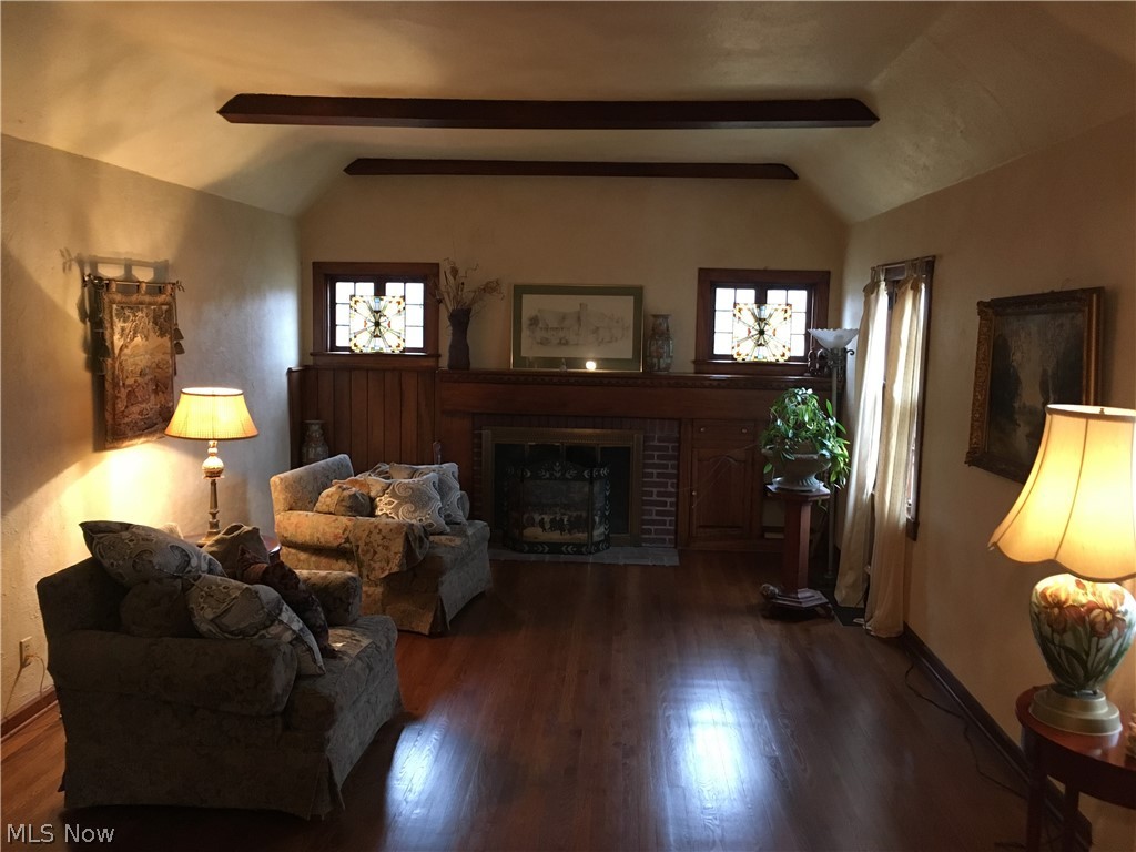 293 Hurd Road Aurora, OH 44202 - Photo 4 of 29 Gallery Image 4