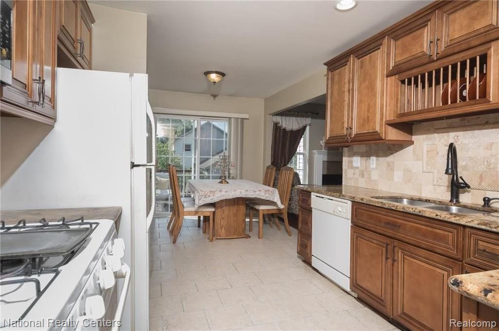 1293 Harding Avenue Rochester Hills, MI 48307 - Photo 6 of 34