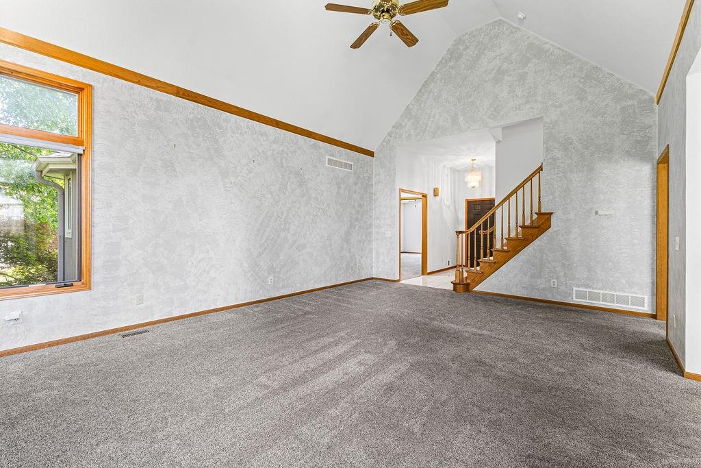 403 North Leonard Road St. Joseph, MO 64506 - Photo 9 of 63