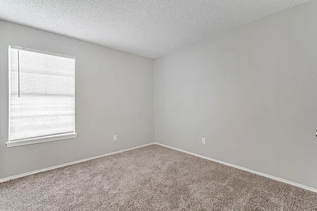 $1,395 | 836 Northwest Summercrest Boulevard, Unit A, Burleson, TX 76028