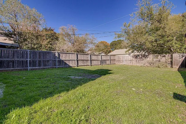 $1,395 | 836 Northwest Summercrest Boulevard, Unit A, Burleson, TX 76028