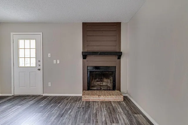 $1,395 | 836 Northwest Summercrest Boulevard, Unit A, Burleson, TX 76028