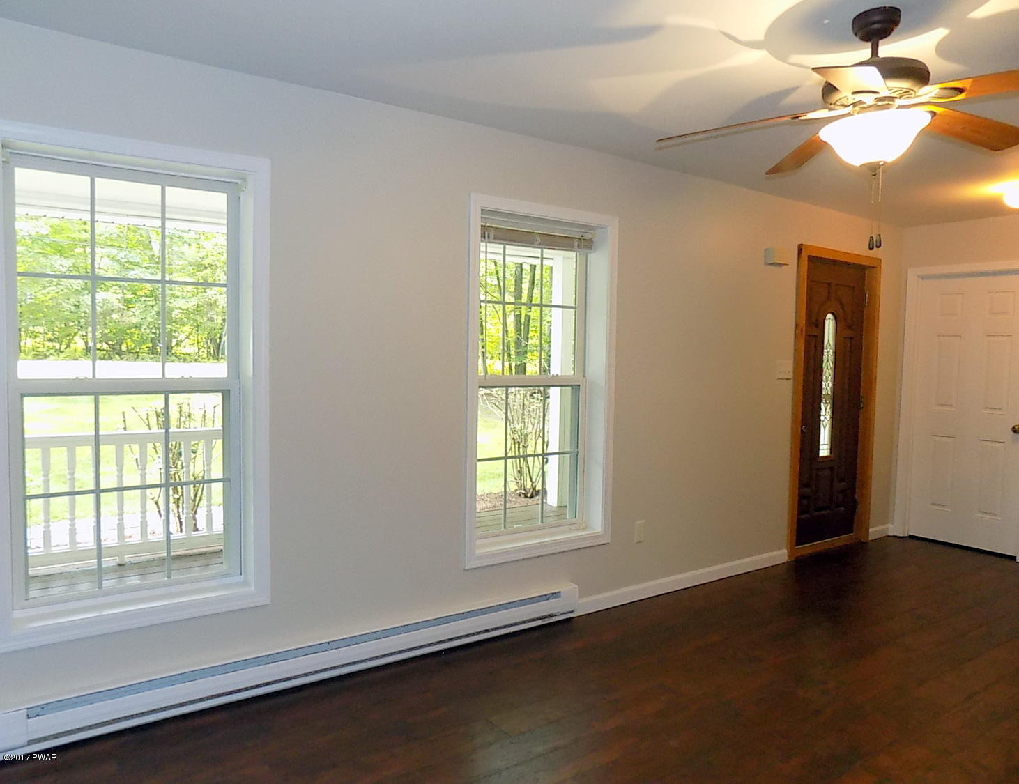 112 Oak Road Canadensis, PA 18325 - Photo 17 of 58 Living room
