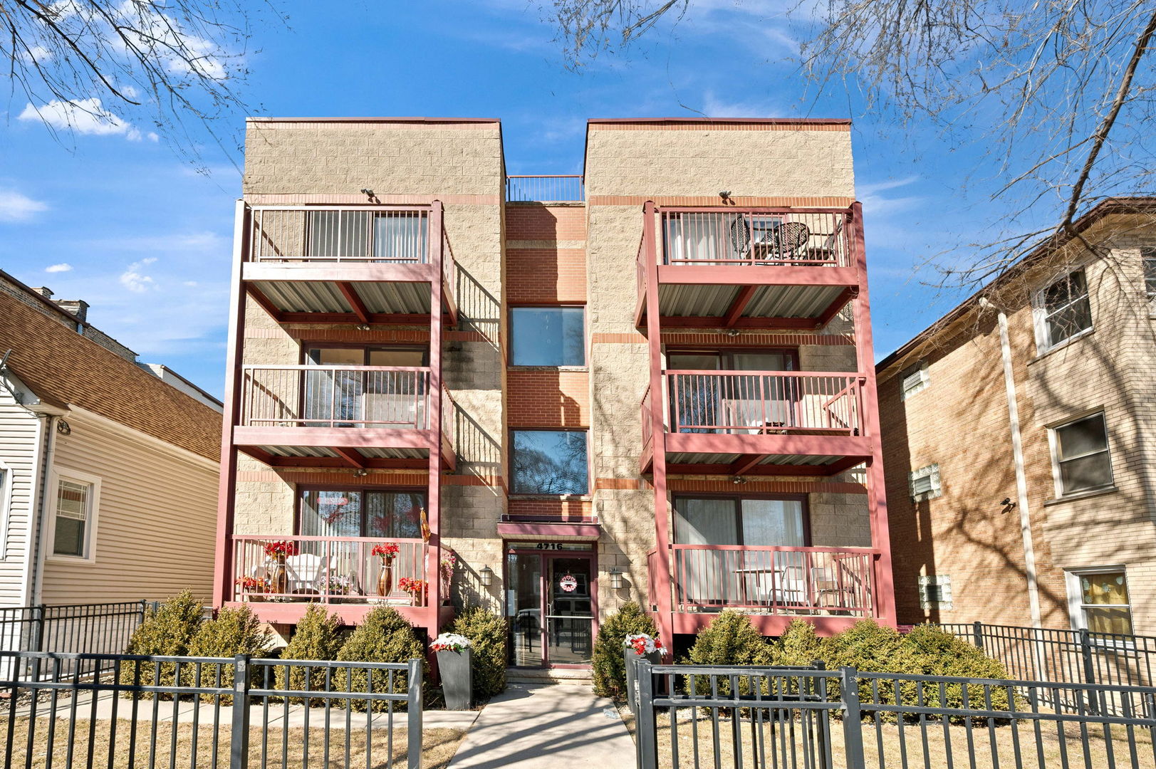 4716 West Addison Street, Unit 2W Chicago, IL 60641 - Photo 1 of 17 Gallery Image 1