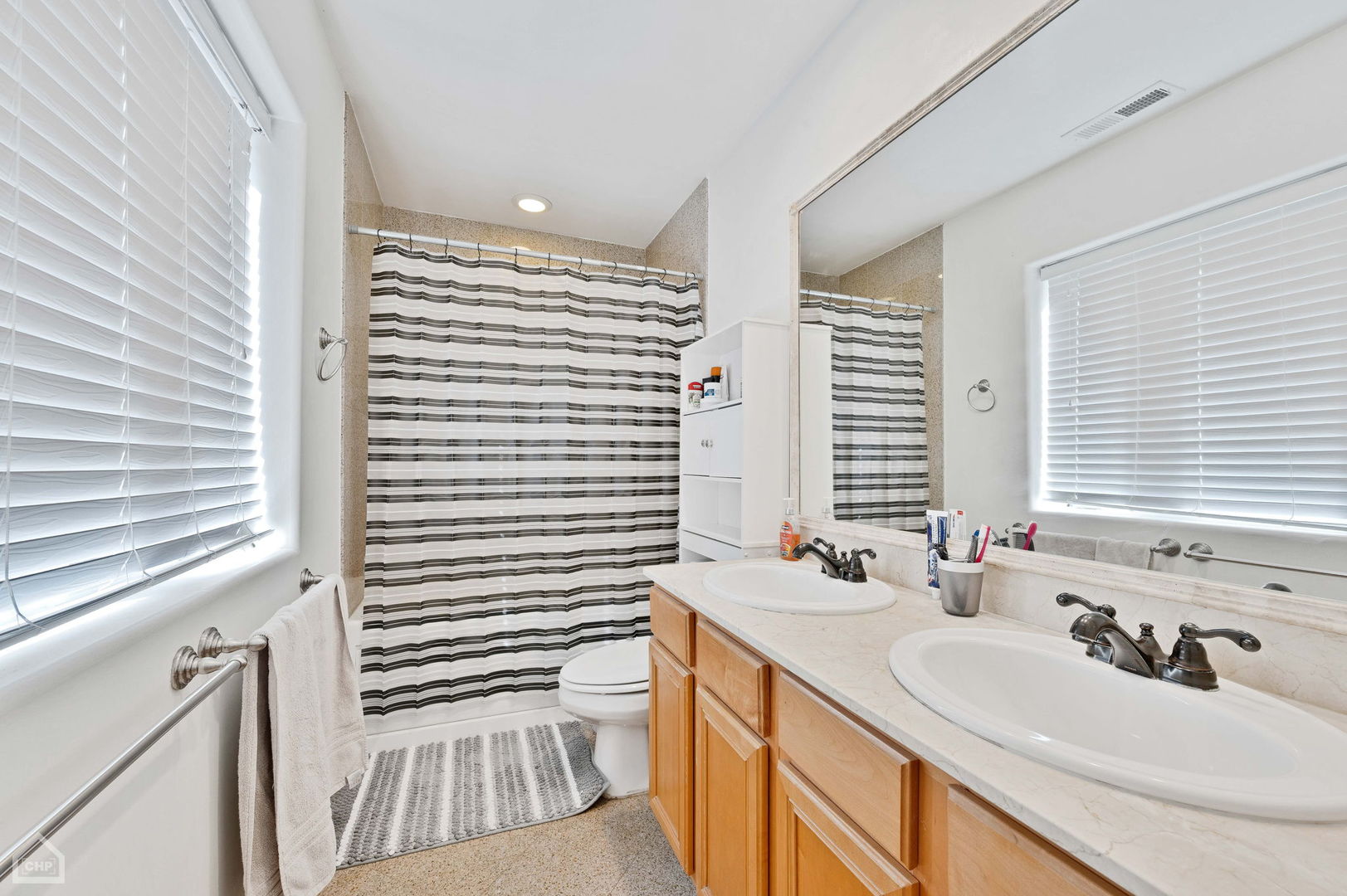4716 West Addison Street, Unit 2W Chicago, IL 60641 - Photo 13 of 17 Gallery Image 13