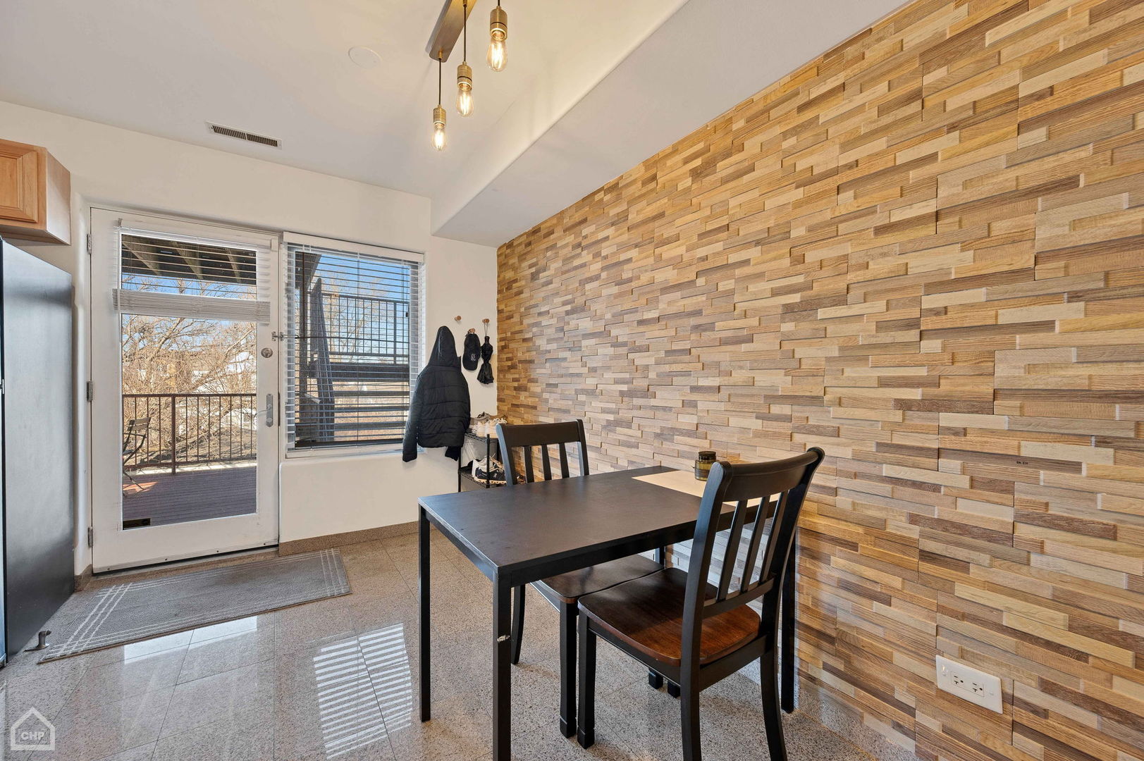 4716 West Addison Street, Unit 2W Chicago, IL 60641 - Photo 4 of 17 Gallery Image 4
