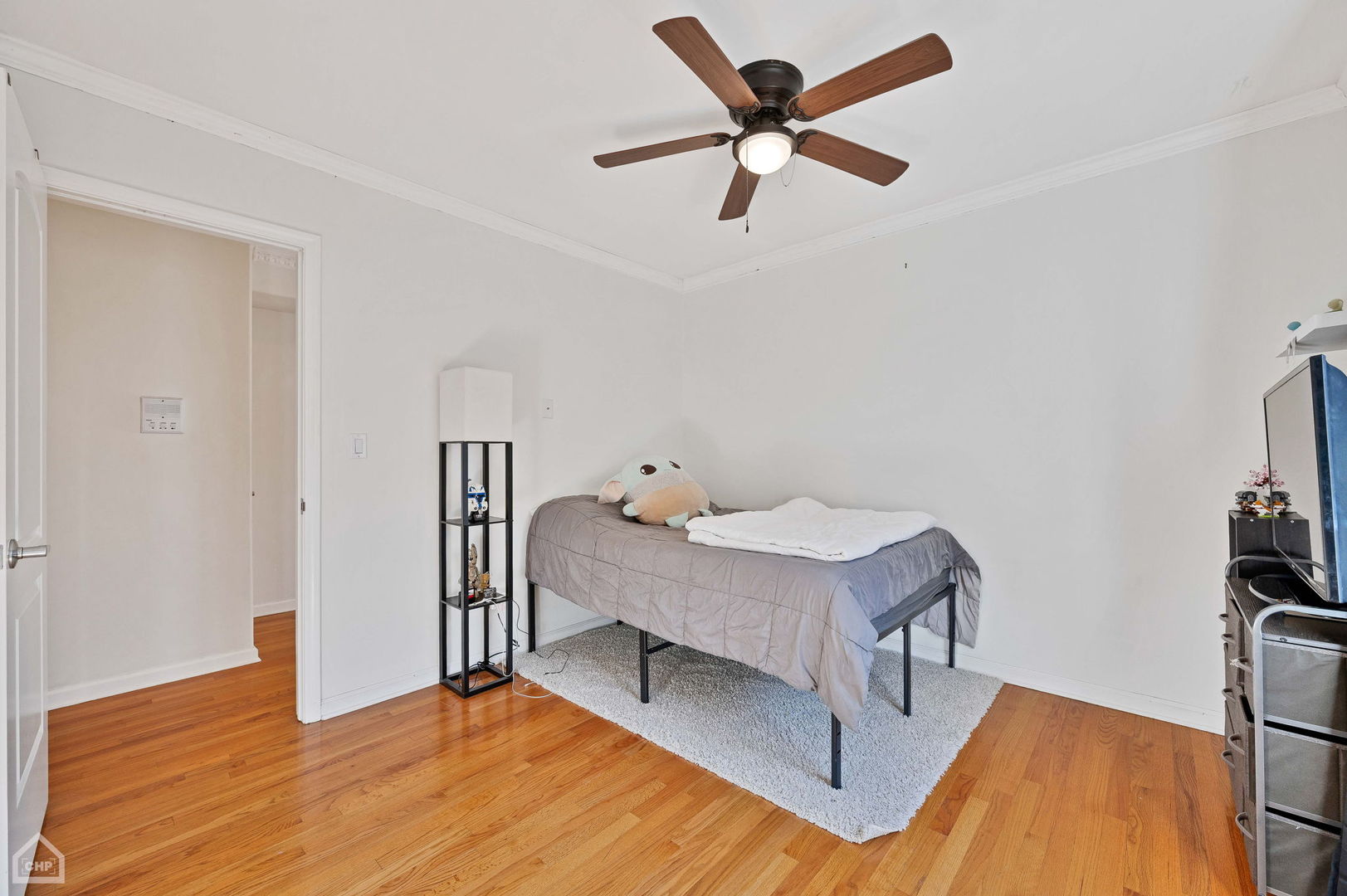 4716 West Addison Street, Unit 2W Chicago, IL 60641 - Photo 8 of 17 Gallery Image 8