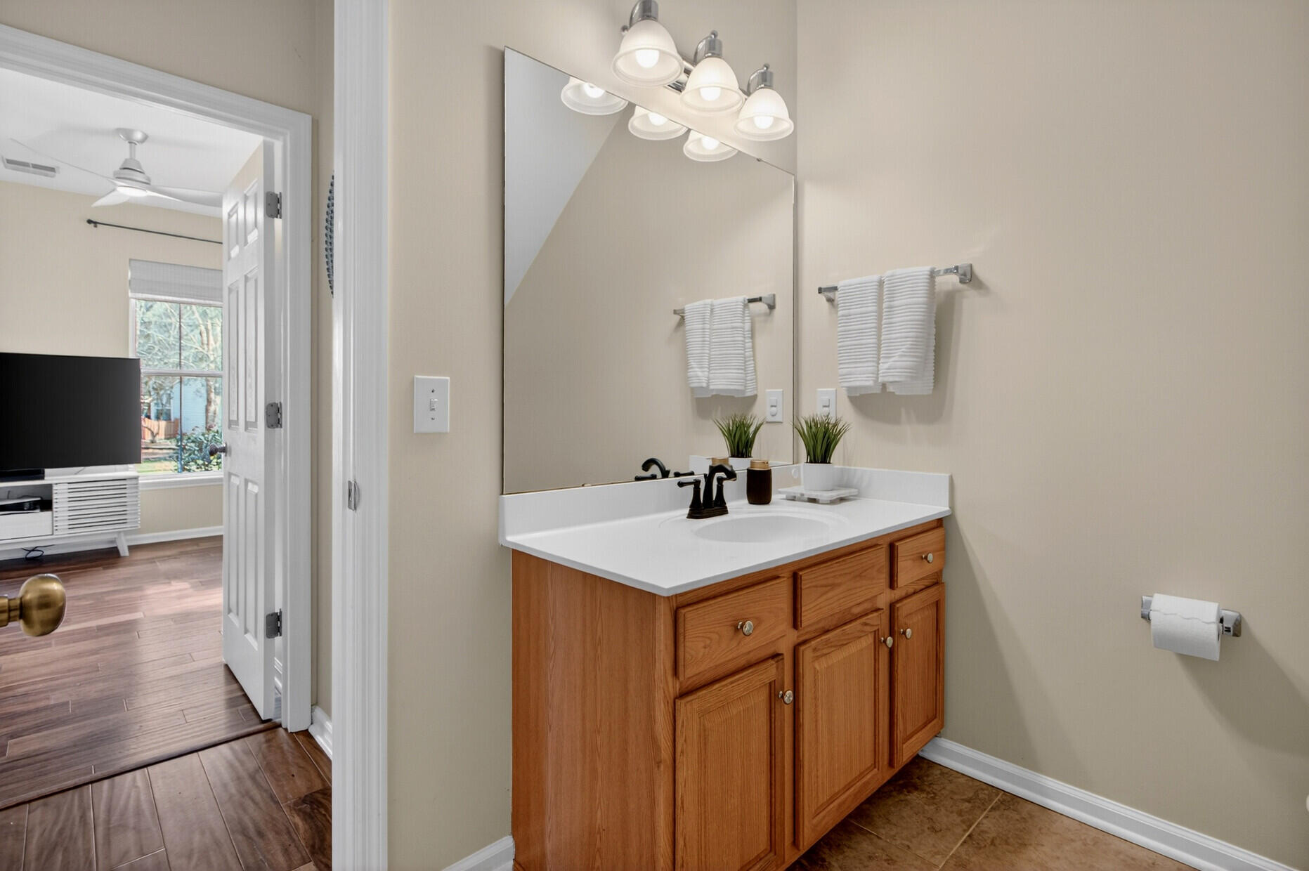 3245 Beaconsfield Road Mount Pleasant, SC 29466 - Photo 15 of 41 downstairs full bathroom