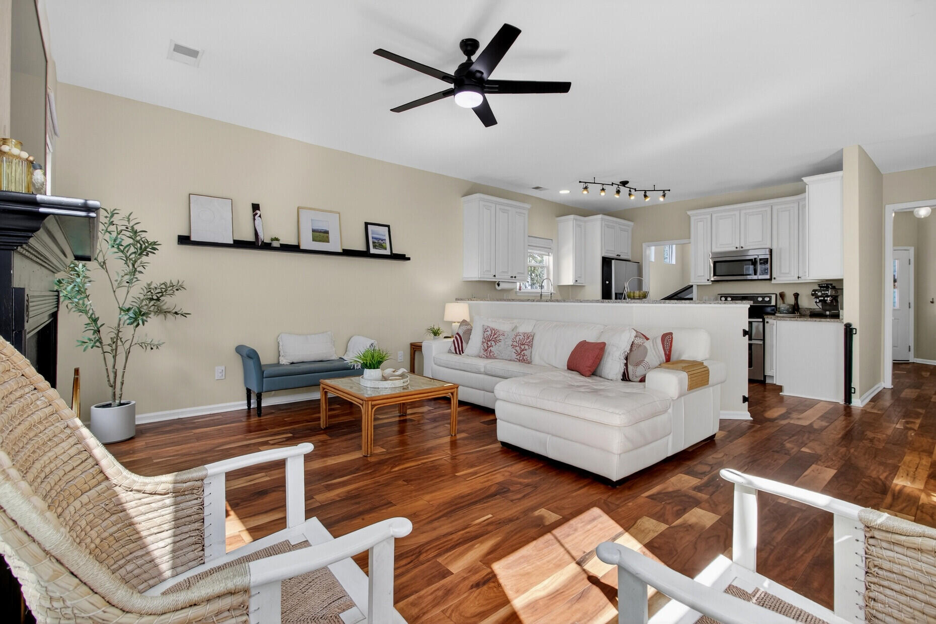 3245 Beaconsfield Road Mount Pleasant, SC 29466 - Photo 10 of 41 Family room open to kitchen
